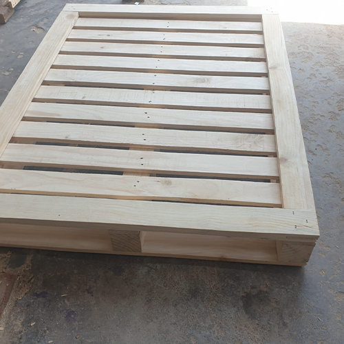 pine-wooden-pallet